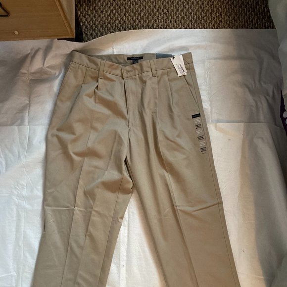 Van Heusen Classic Fit Men's Dress Pant Size 36W by 32L Tan - Picture 5 of 5